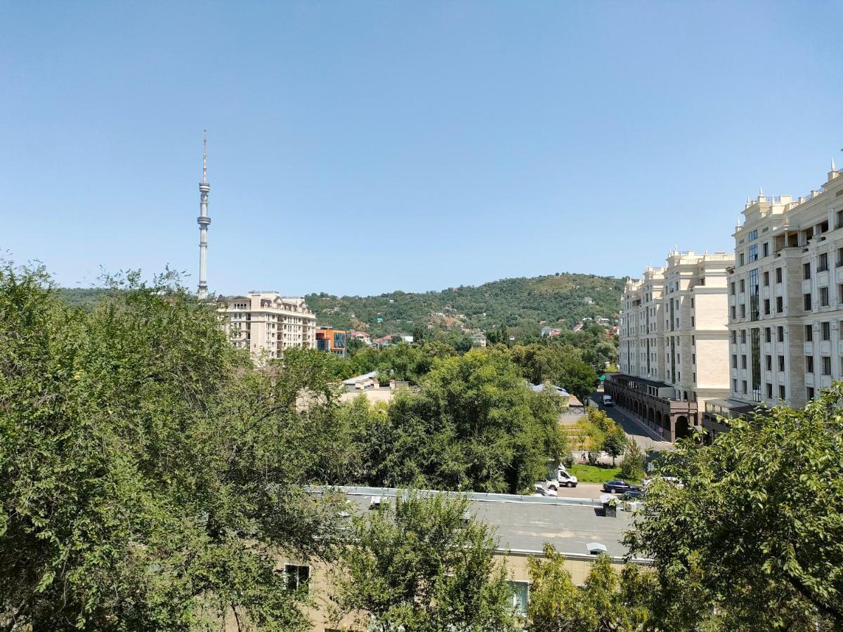 דירות אלמטי Квартира Коктобе С Видом На Горы מראה חיצוני תמונה